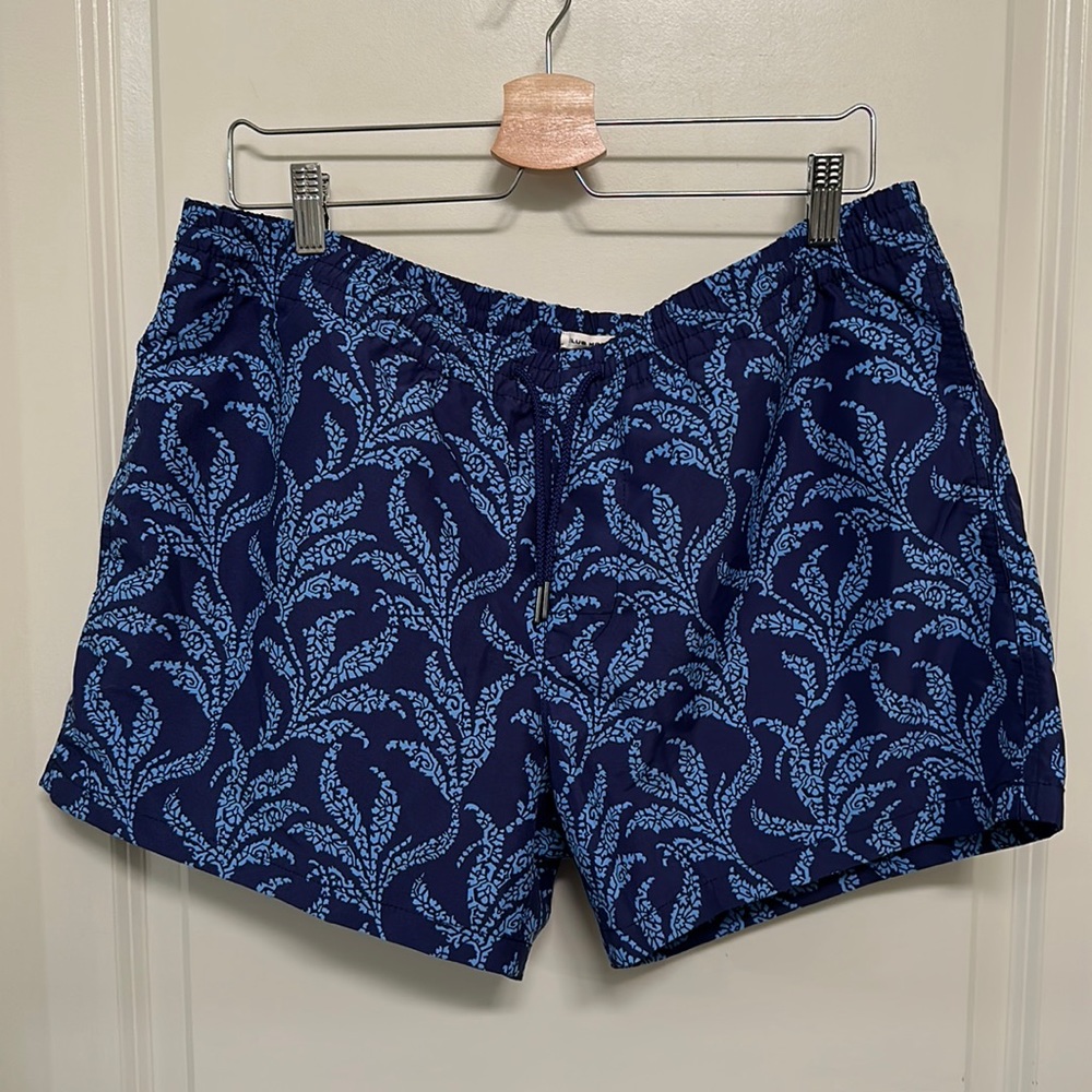 NWT Club Monaco blue swim trunks in size XL